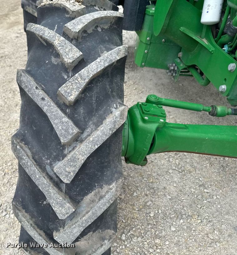 image for item DT0736 2017 John Deere 5100E MFWD tractor