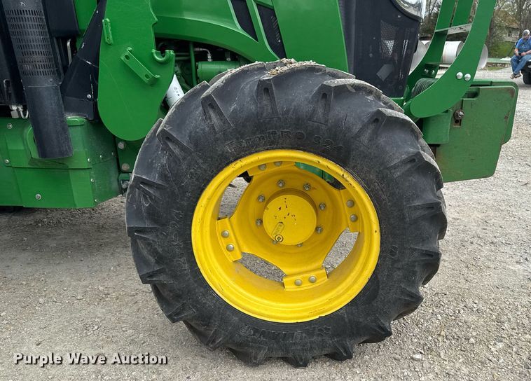 image for item DT0736 2017 John Deere 5100E MFWD tractor
