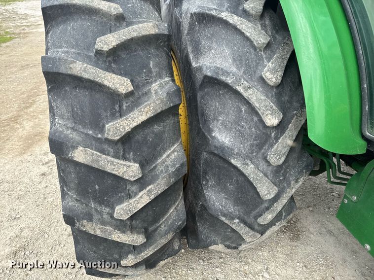 image for item DT0736 2017 John Deere 5100E MFWD tractor