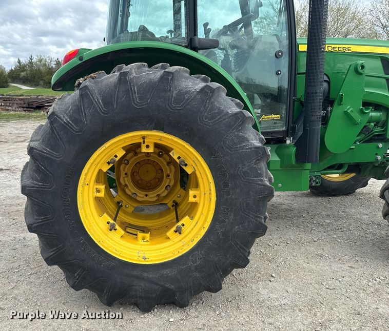 image for item DT0736 2017 John Deere 5100E MFWD tractor