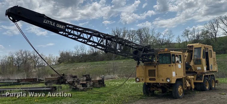 image for item DT0737 1982 Little Giant 48 crane