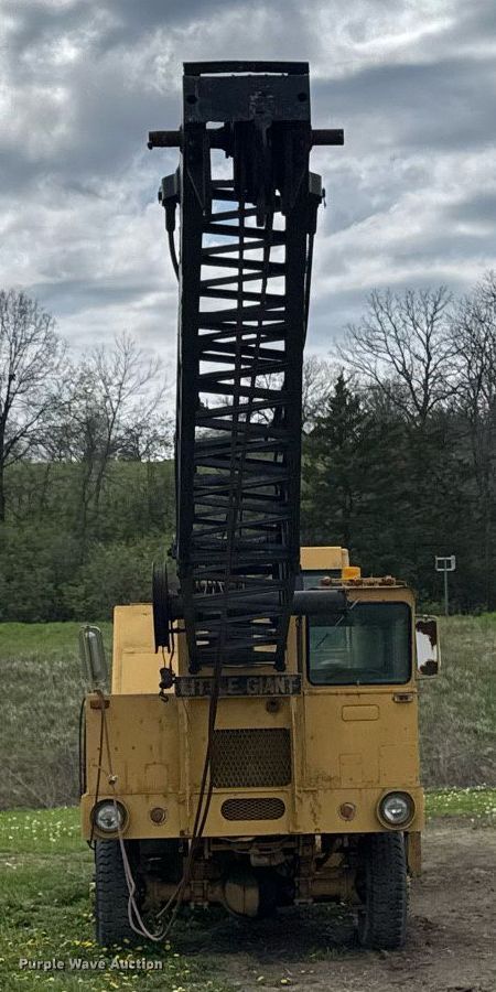 image for item DT0737 1982 Little Giant 48 crane