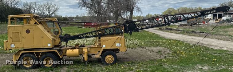 image for item DT0737 1982 Little Giant 48 crane