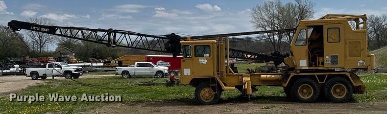 image for item DT0737 1982 Little Giant 48 crane