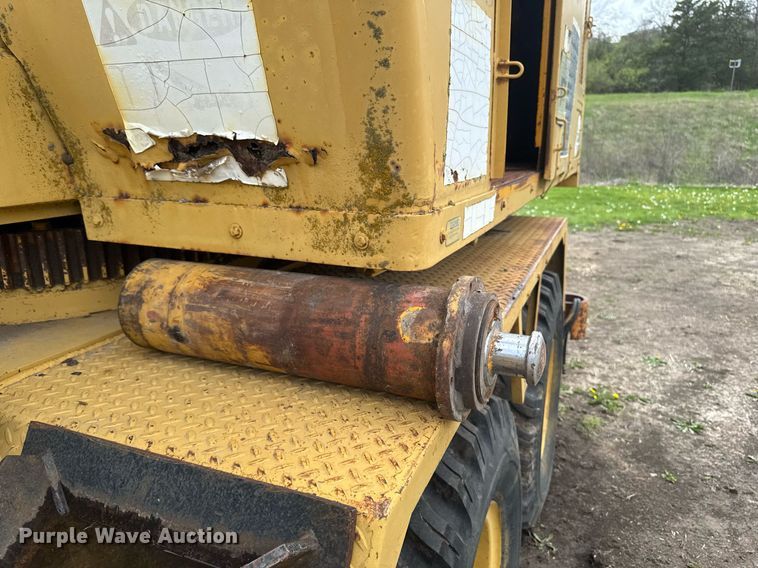 image for item DT0737 1982 Little Giant 48 crane