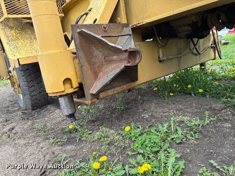 image for item DT0737 1982 Little Giant 48 crane