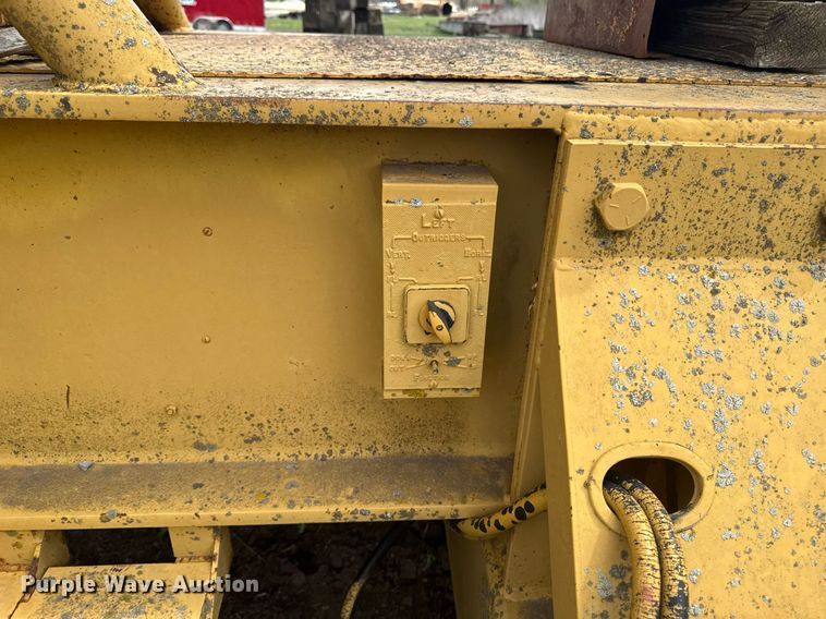 image for item DT0737 1982 Little Giant 48 crane