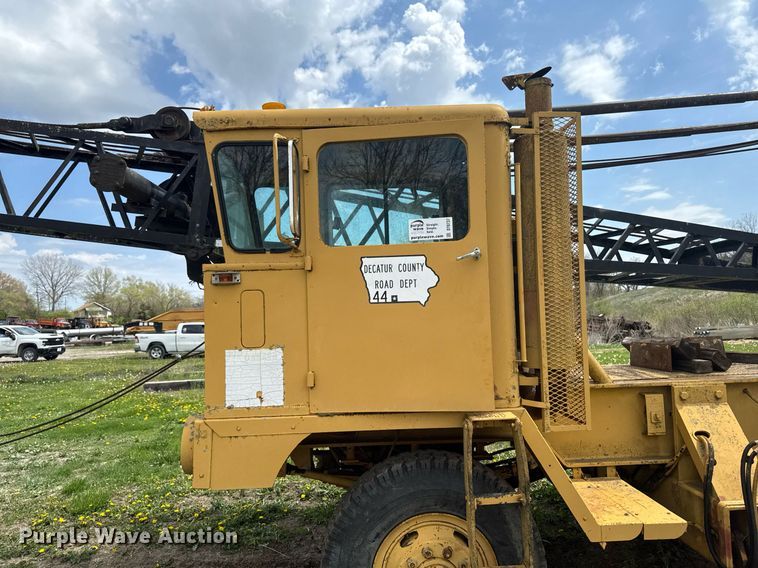 image for item DT0737 1982 Little Giant 48 crane