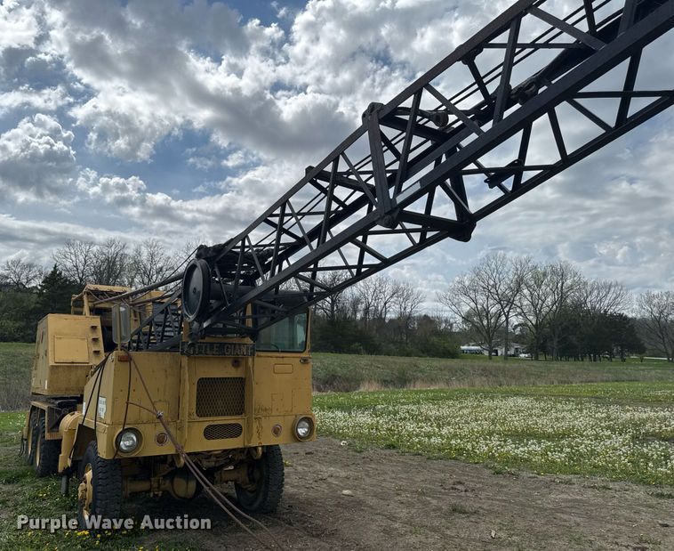 image for item DT0737 1982 Little Giant 48 crane