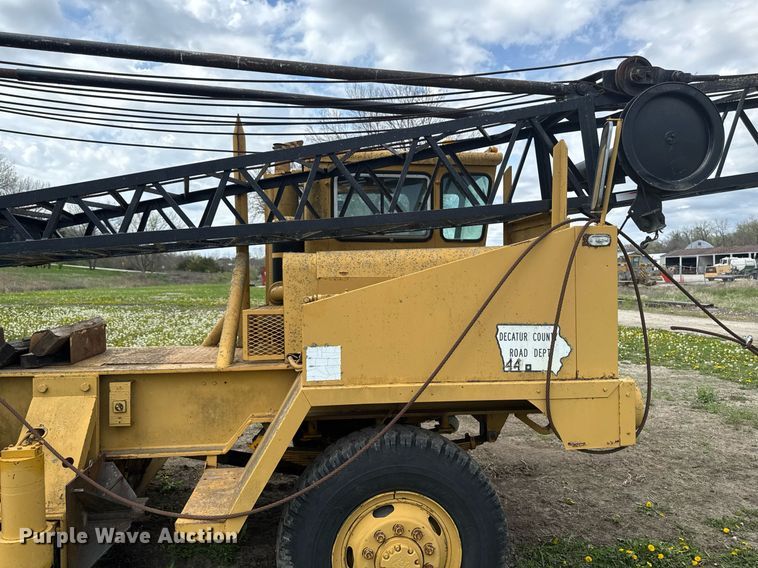 image for item DT0737 1982 Little Giant 48 crane