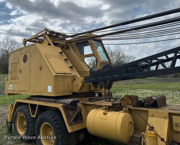 image for item DT0737 1982 Little Giant 48 crane