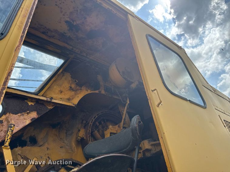 image for item DT0737 1982 Little Giant 48 crane