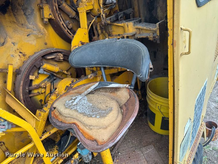 image for item DT0737 1982 Little Giant 48 crane