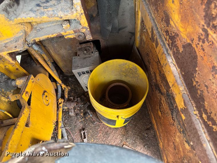 image for item DT0737 1982 Little Giant 48 crane