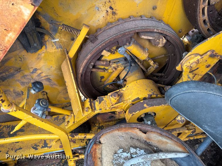 image for item DT0737 1982 Little Giant 48 crane