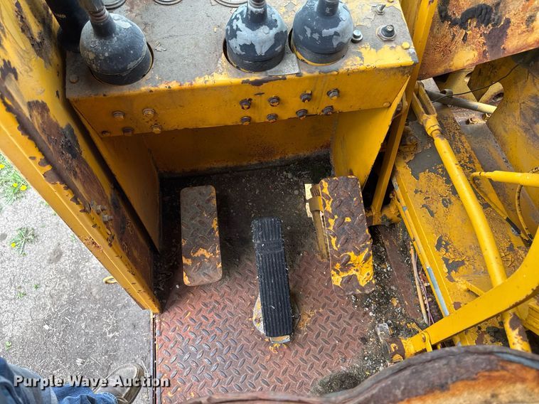 image for item DT0737 1982 Little Giant 48 crane