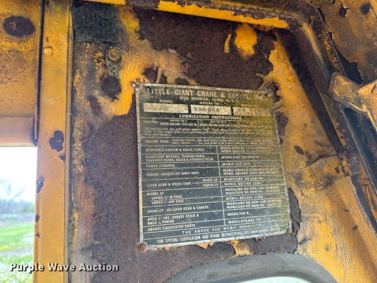 image for item DT0737 1982 Little Giant 48 crane