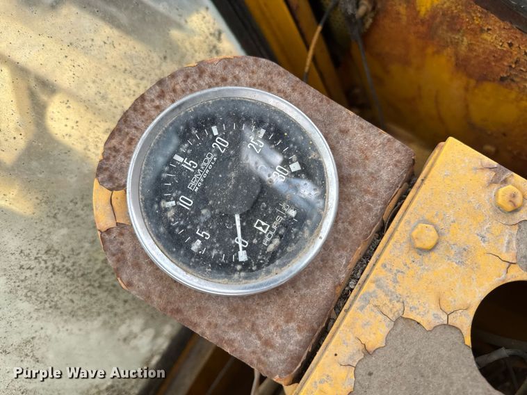 image for item DT0737 1982 Little Giant 48 crane