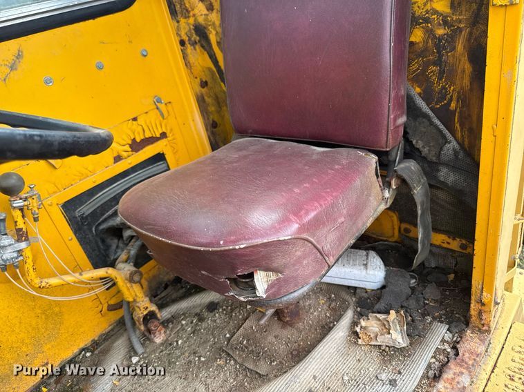 image for item DT0737 1982 Little Giant 48 crane