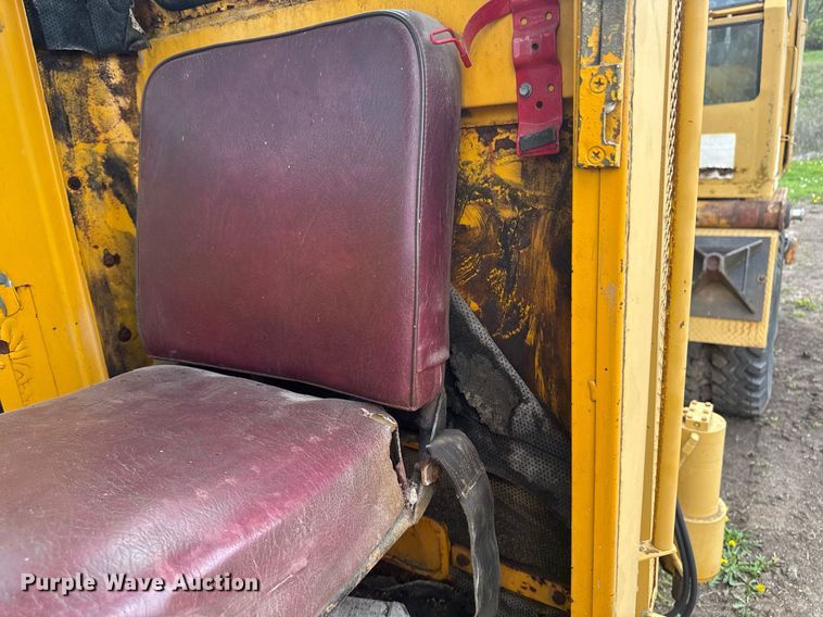 image for item DT0737 1982 Little Giant 48 crane