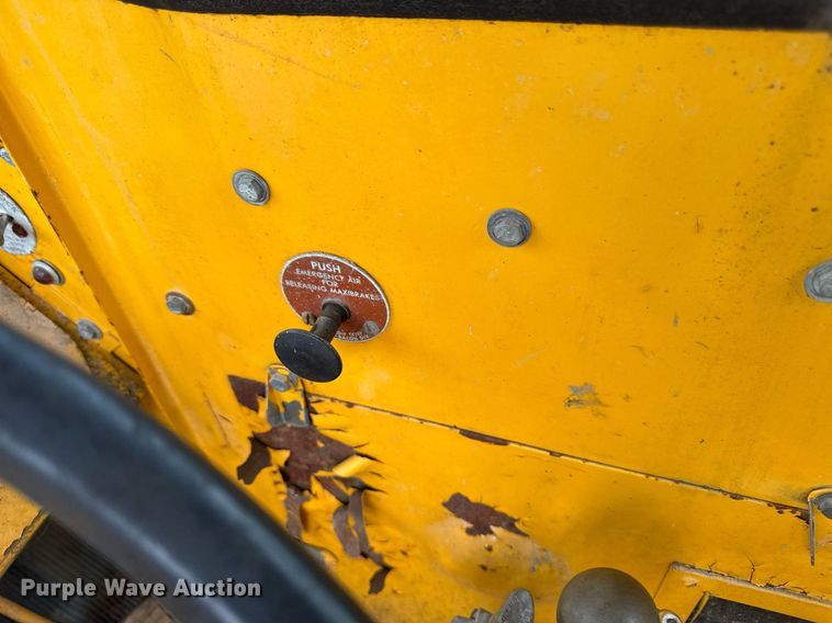 image for item DT0737 1982 Little Giant 48 crane