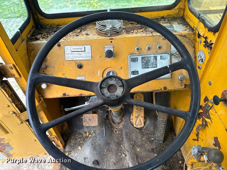 image for item DT0737 1982 Little Giant 48 crane