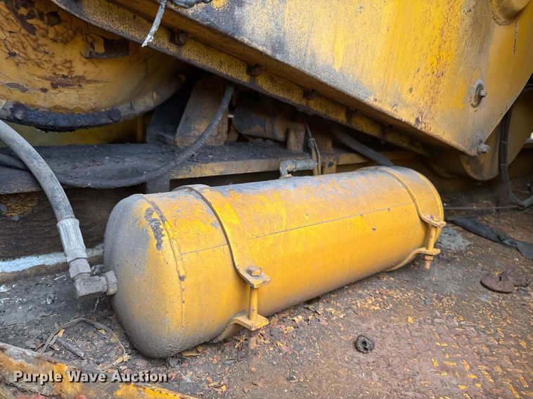 image for item DT0737 1982 Little Giant 48 crane