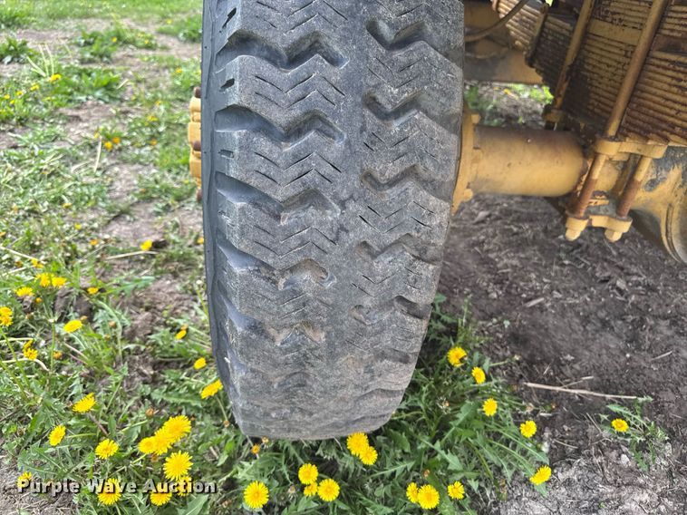 image for item DT0737 1982 Little Giant 48 crane