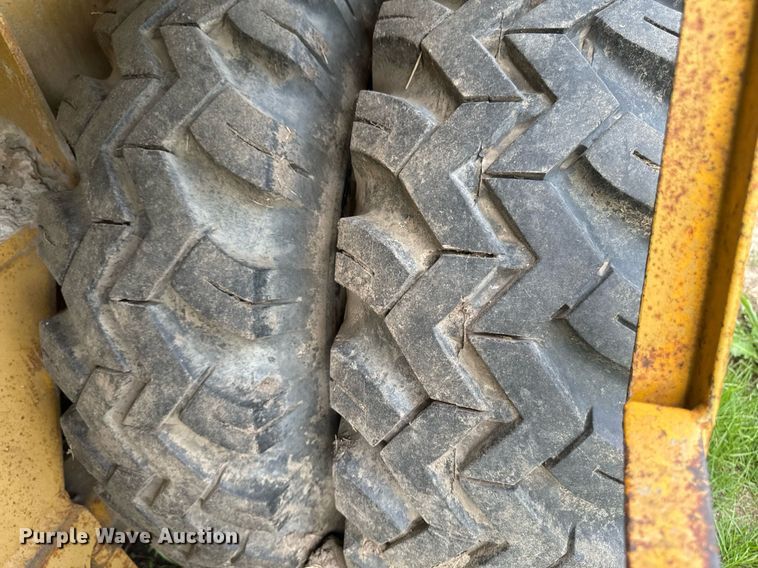 image for item DT0737 1982 Little Giant 48 crane