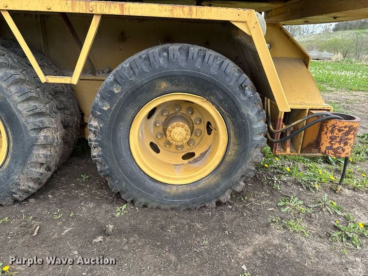 image for item DT0737 1982 Little Giant 48 crane