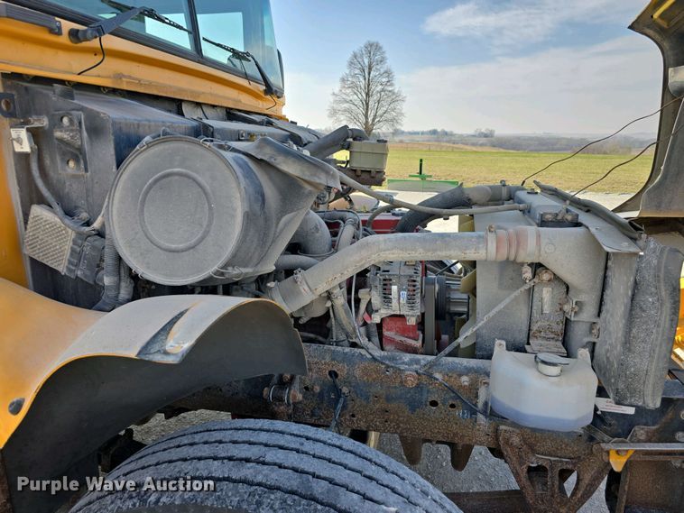 image for item DT6788 2008 Blue Bird Vision school bus