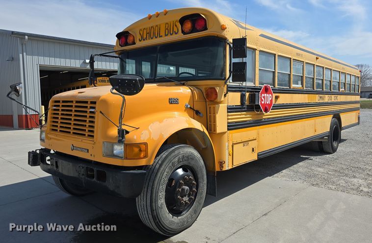 image for item DT6789 2000 Blue Bird 3800 school bus