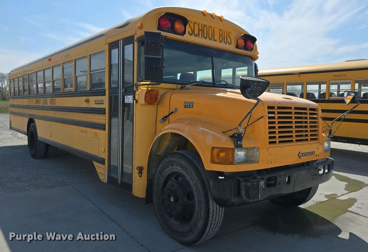 image for item DT6789 2000 Blue Bird 3800 school bus
