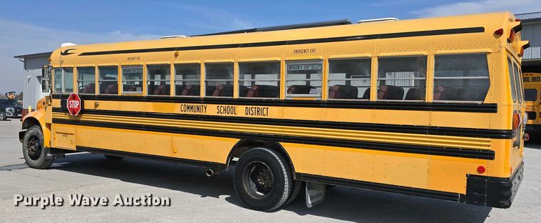 image for item DT6789 2000 Blue Bird 3800 school bus