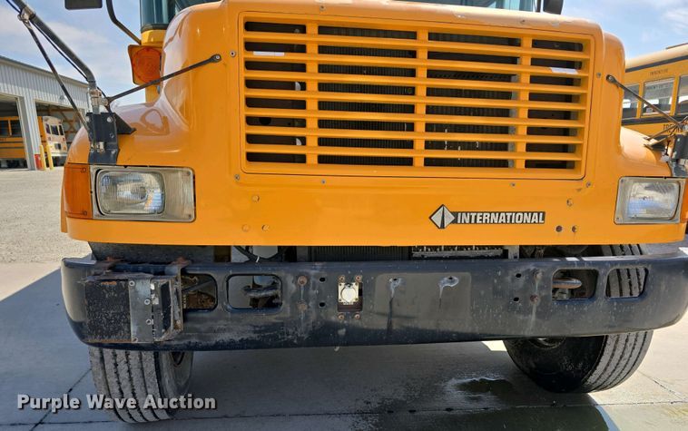 image for item DT6789 2000 Blue Bird 3800 school bus