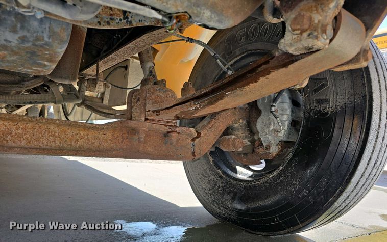 image for item DT6789 2000 Blue Bird 3800 school bus