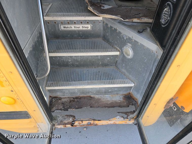 image for item DT6789 2000 Blue Bird 3800 school bus