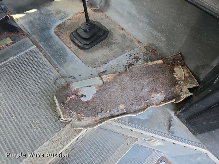 image for item DT6789 2000 Blue Bird 3800 school bus