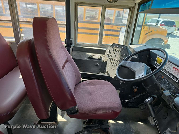 image for item DT6789 2000 Blue Bird 3800 school bus