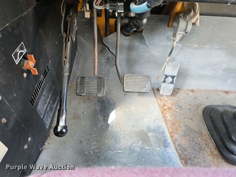 image for item DT6789 2000 Blue Bird 3800 school bus