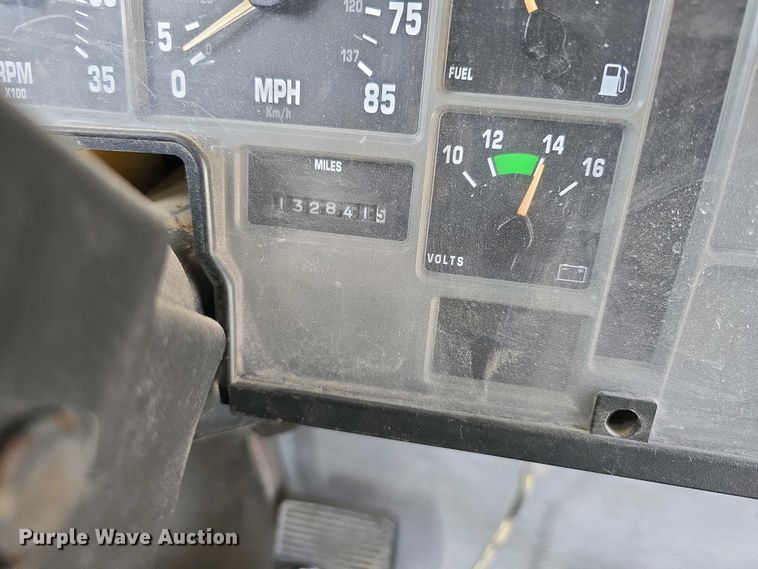 image for item DT6789 2000 Blue Bird 3800 school bus