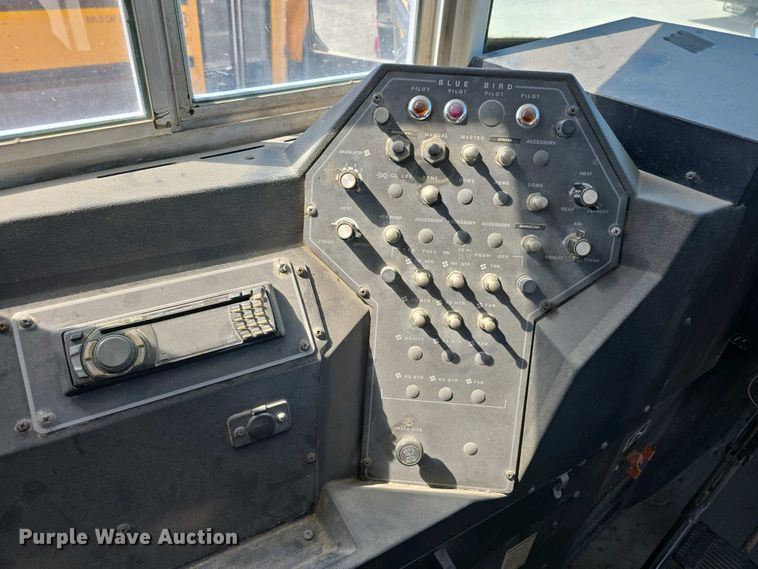 image for item DT6789 2000 Blue Bird 3800 school bus