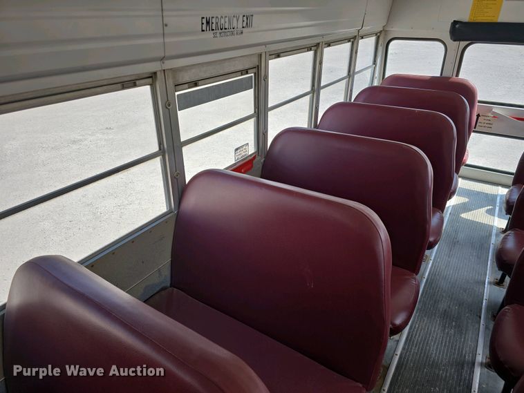 image for item DT6789 2000 Blue Bird 3800 school bus