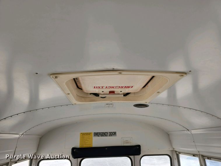 image for item DT6789 2000 Blue Bird 3800 school bus