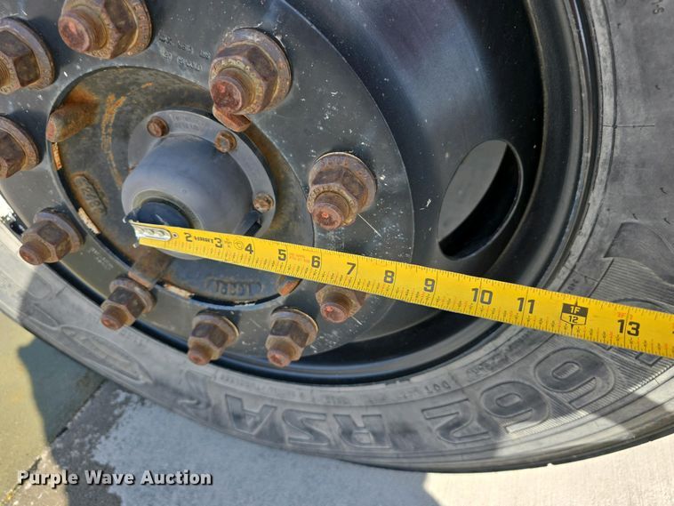 image for item DT6789 2000 Blue Bird 3800 school bus