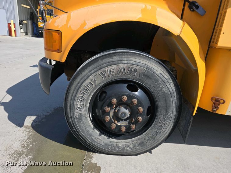 image for item DT6789 2000 Blue Bird 3800 school bus