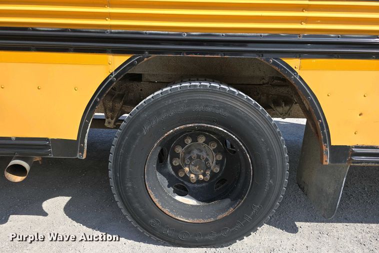 image for item DT6789 2000 Blue Bird 3800 school bus