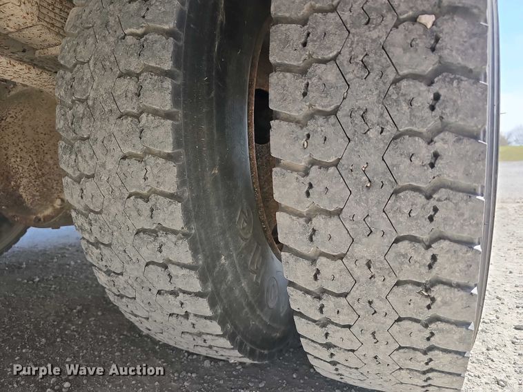 image for item DT6789 2000 Blue Bird 3800 school bus