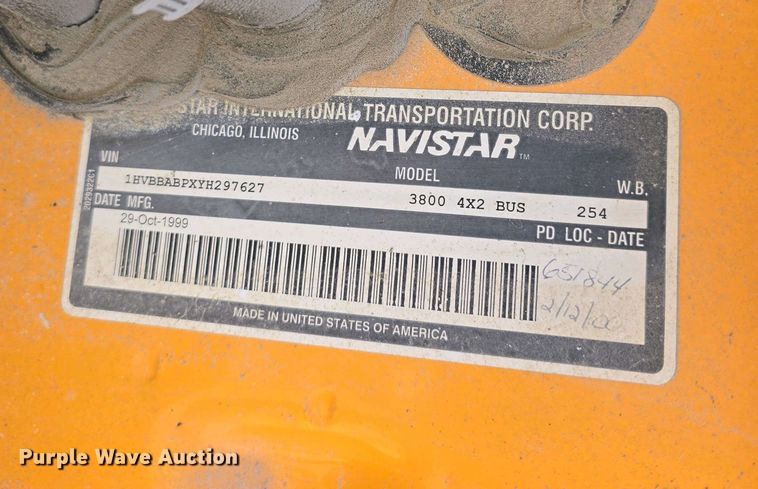 image for item DT6789 2000 Blue Bird 3800 school bus