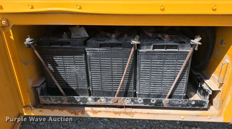 image for item DT6790 2003 Blue Bird 3800 school bus